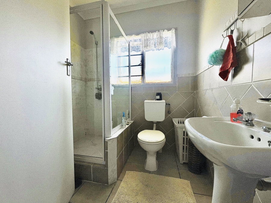 4 Bedroom Property for Sale in Sandbaai Western Cape